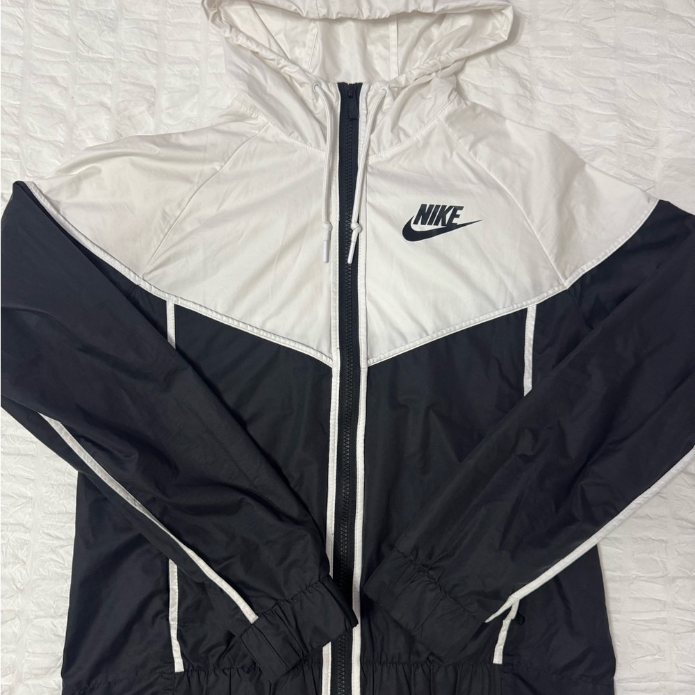 Nike Windbreaker Size Small